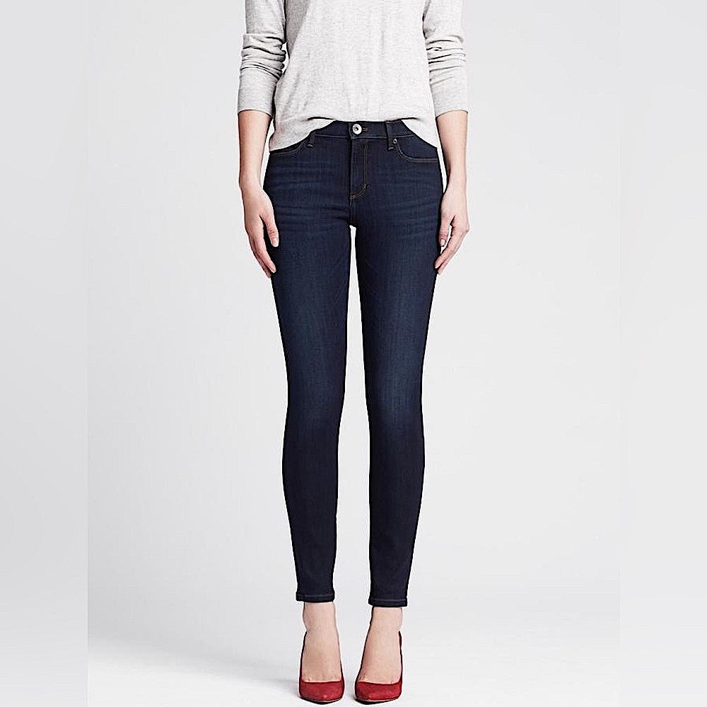 Express Mid-Rise Dark Wash Skinny Jeans, Women’s Size 2S.